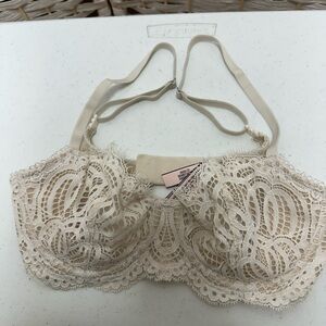 Victoria's Secret Cream‎ Lace Bra with Underwire size 32D/E70